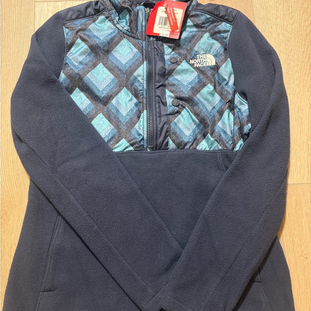 The North Face Women’s Blue Geometric Puffer Jacket NWT